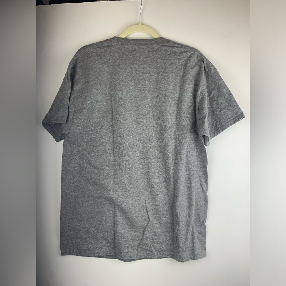VNTG Disney‎ Parks WDW Pirates of the Caribbean Hanes Gray Cotton T-Shirt Large - Picture 2 of 6
